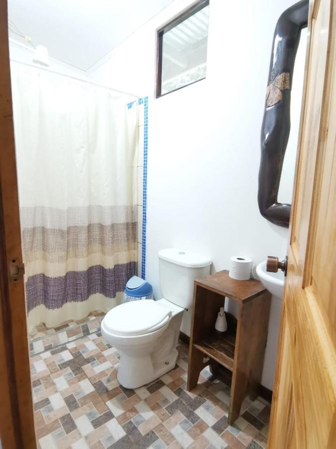 Casita Happy Feet And Tours Corcovado Hotell Drakes Bay Eksteriør bilde