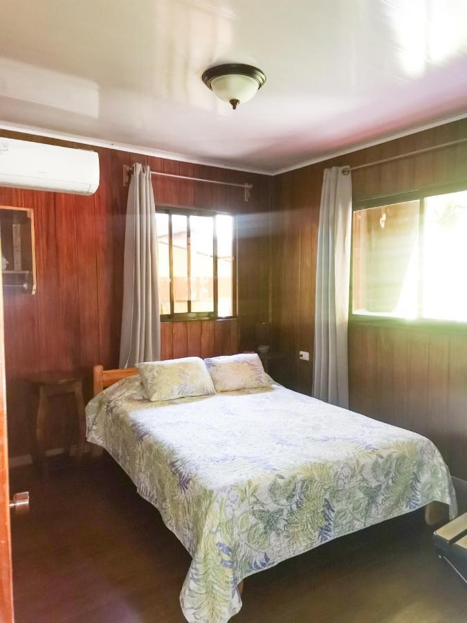 Casita Happy Feet And Tours Corcovado Hotell Drakes Bay Eksteriør bilde