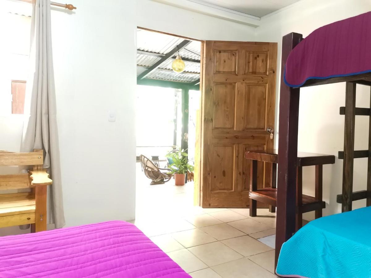 Casita Happy Feet And Tours Corcovado Hotell Drakes Bay Eksteriør bilde