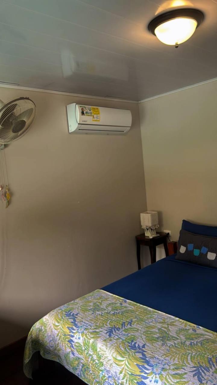 Casita Happy Feet And Tours Corcovado Hotell Drakes Bay Eksteriør bilde